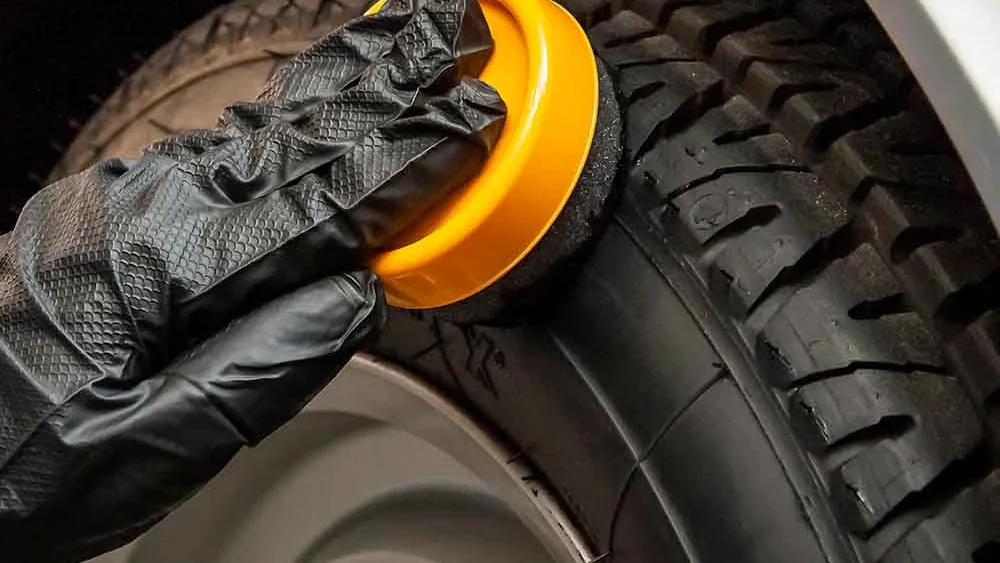 واکس لاستیک خودرو